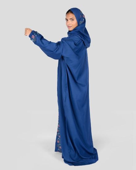 صورة شرشف صلاة نسائي مع غطاء رأس